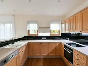 Pronájem vily, Praha - Nebušice, 360 m2