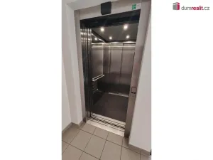 Pronájem garáže, Praha - Dolní Chabry, K Beranovu, 13 m2