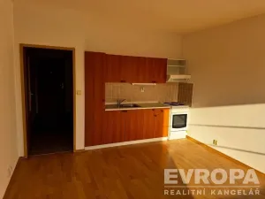 Pronájem bytu 1+kk, Liberec - Liberec VII-Horní Růžodol, Jeronýmova, 35 m2