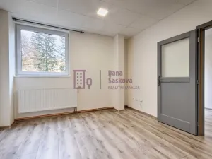 Pronájem bytu 2+kk, Jindřichův Hradec - Jindřichův Hradec II, Miřiovského, 34 m2