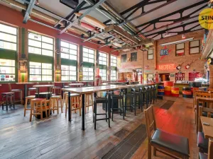 Pronájem restaurace, Pardubice, Hronovická, 240 m2