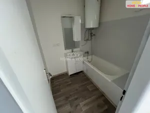 Pronájem bytu 2+1, Karlovy Vary - Stará Role, Závodu míru, 71 m2