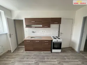 Pronájem bytu 2+1, Karlovy Vary - Stará Role, Závodu míru, 71 m2
