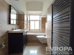 Pronájem bytu 2+kk, Vrchlabí, Nádražní, 63 m2