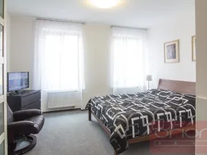 Pronájem bytu 2+kk, Praha - Břevnov, Bělohorská, 60 m2