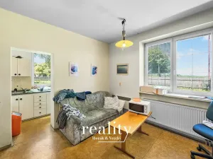 Pronájem komerční nemovitosti, Hladov, 3500 m2