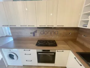 Pronájem bytu 1+kk, Praha, Kutnohorská, 34 m2