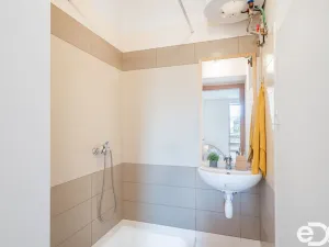 Pronájem bytu 2+kk, Praha, Husinecká, 45 m2