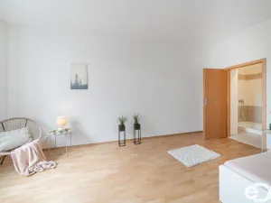 Pronájem bytu 2+kk, Praha, Husinecká, 45 m2