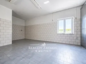 Prodej výrobních prostor, Koleč, 940 m2