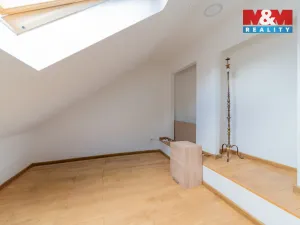 Pronájem atypického bytu, Sokolov, Staré náměstí, 200 m2