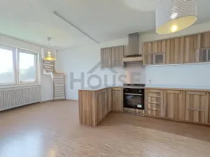 Pronájem bytu 2+kk, Praha - Vršovice, Karpatská, 49 m2