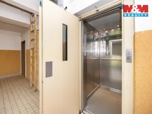 Prodej bytu 2+1, Pardubice - Zelené Předměstí, Čs. armády, 65 m2