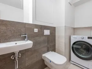 Pronájem bytu 2+kk, Praha - Karlín, U Mlýnského kanálu, 58 m2
