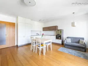 Pronájem bytu 3+kk, Praha - Hloubětín, Nademlejnská, 86 m2