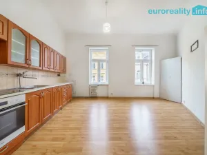 Prodej bytu 2+1, Karlovy Vary, Dr. Davida Bechera, 79 m2