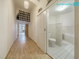 Prodej bytu 2+1, Karlovy Vary, Dr. Davida Bechera, 79 m2