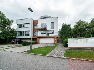 Pronájem vily, Praha - Nebušice, K vinicím, 230 m2