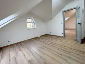 Pronájem bytu 2+kk, Praha, Kotlaska, 58 m2