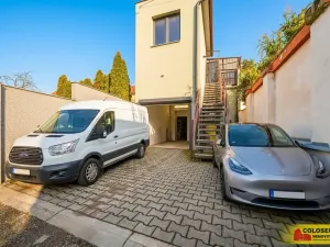 Prodej obchodního prostoru, Pohořelice, 350 m2