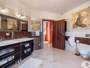 Prodej rodinného domu, Květov, 410 m2