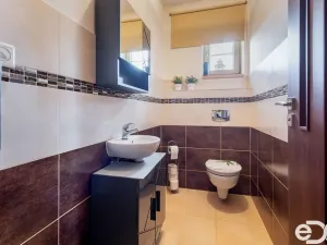 Prodej rodinného domu, Květov, 410 m2
