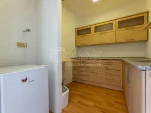 Pronájem komerční nemovitosti, Praha - Kyje, Herdovská, 75 m2