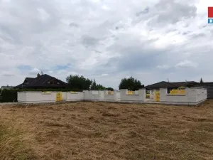 Prodej pozemku pro bydlení, Křenice, 1173 m2