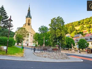 Prodej bytu 2+kk, Jáchymov, náměstí Republiky, 67 m2