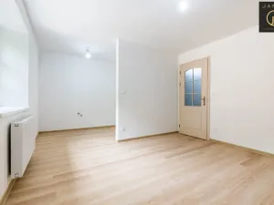 Prodej bytu 2+kk, Jáchymov, náměstí Republiky, 43 m2
