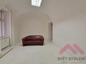 Pronájem kanceláře, Praha - Smíchov, Holečkova, 140 m2