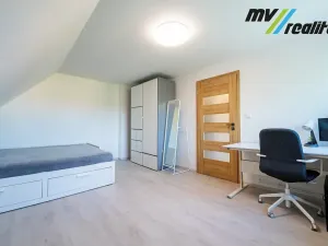 Prodej rodinného domu, Radim, 258 m2