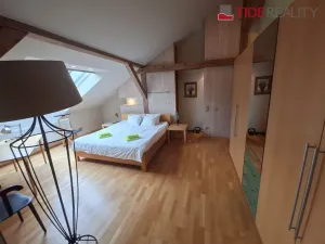 Pronájem bytu 2+kk, Praha, Šeříková, 114 m2