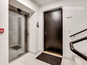 Prodej bytu 2+kk, Praha - Smíchov, Grafická, 70 m2