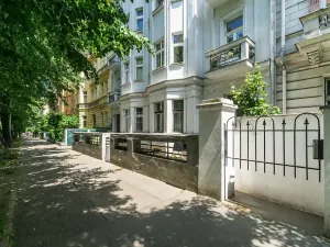 Pronájem bytu 3+1, Praha - Bubeneč, Čechova, 90 m2