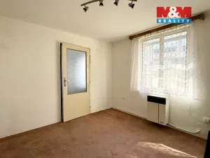 Prodej atypického bytu, Měšice, U školky, 118 m2