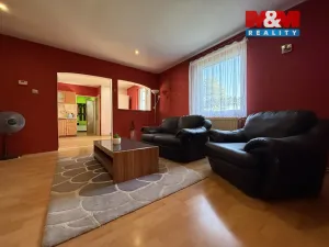 Prodej atypického bytu, Měšice, U školky, 118 m2
