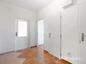 Pronájem bytu 2+1, Praha, Africká, 51 m2