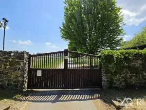 Prodej zemědělského objektu, Úžice, 5128 m2
