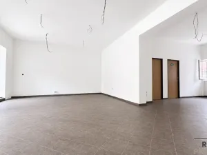 Pronájem obchodního prostoru, Hodonín, Štefánikova, 80 m2