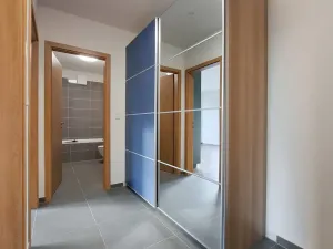 Pronájem bytu 2+kk, Praha - Vysočany, Pod Harfou, 45 m2