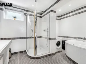 Prodej bytu 4+1, Praha - Libeň, S. K. Neumanna, 115 m2
