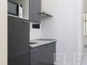Pronájem bytu 1+1, Praha - Holešovice, Kamenická, 40 m2