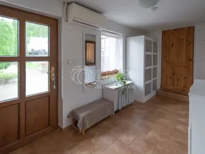 Prodej rodinného domu, Hostín, 204 m2