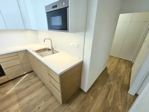 Pronájem bytu 2+1, Praha, Šantrochova, 59 m2