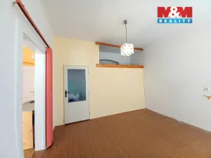 Prodej bytu 1+1, Karlovy Vary, Raisova, 30 m2