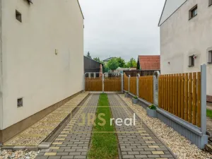 Prodej rodinného domu, Moravany, 226 m2