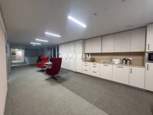 Pronájem kanceláře, Praha - Košíře, Vrchlického, 650 m2