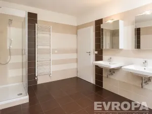 Pronájem rodinného domu, Průhonice, Pod Valem II., 334 m2