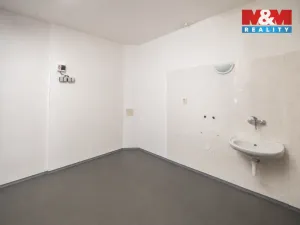 Pronájem obchodního prostoru, Pardubice - Zelené Předměstí, 17. listopadu, 82 m2